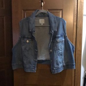 Torrid, cropped Jean vest